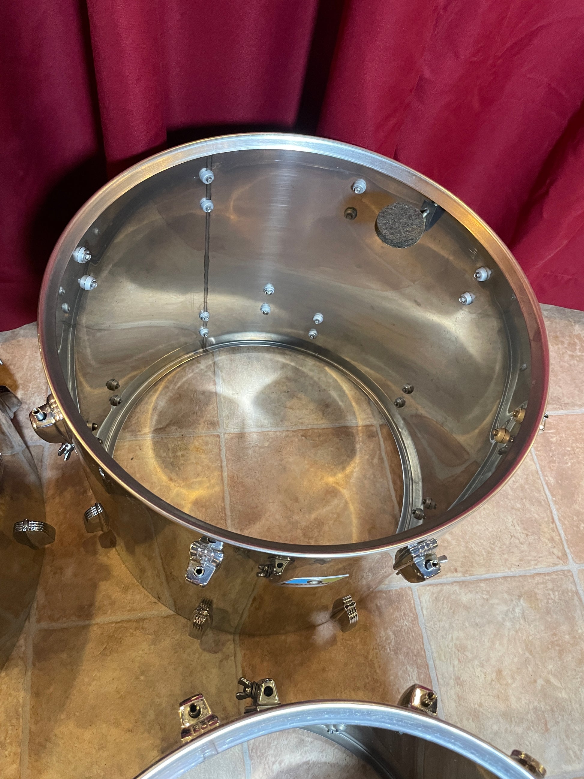 Ludwig Drums - Take a look at this vintage stainless steel drums (24,14,16)  from the_drum_trainer! Photo by:   #LudwigDrums #Vintage #StainlessSteel