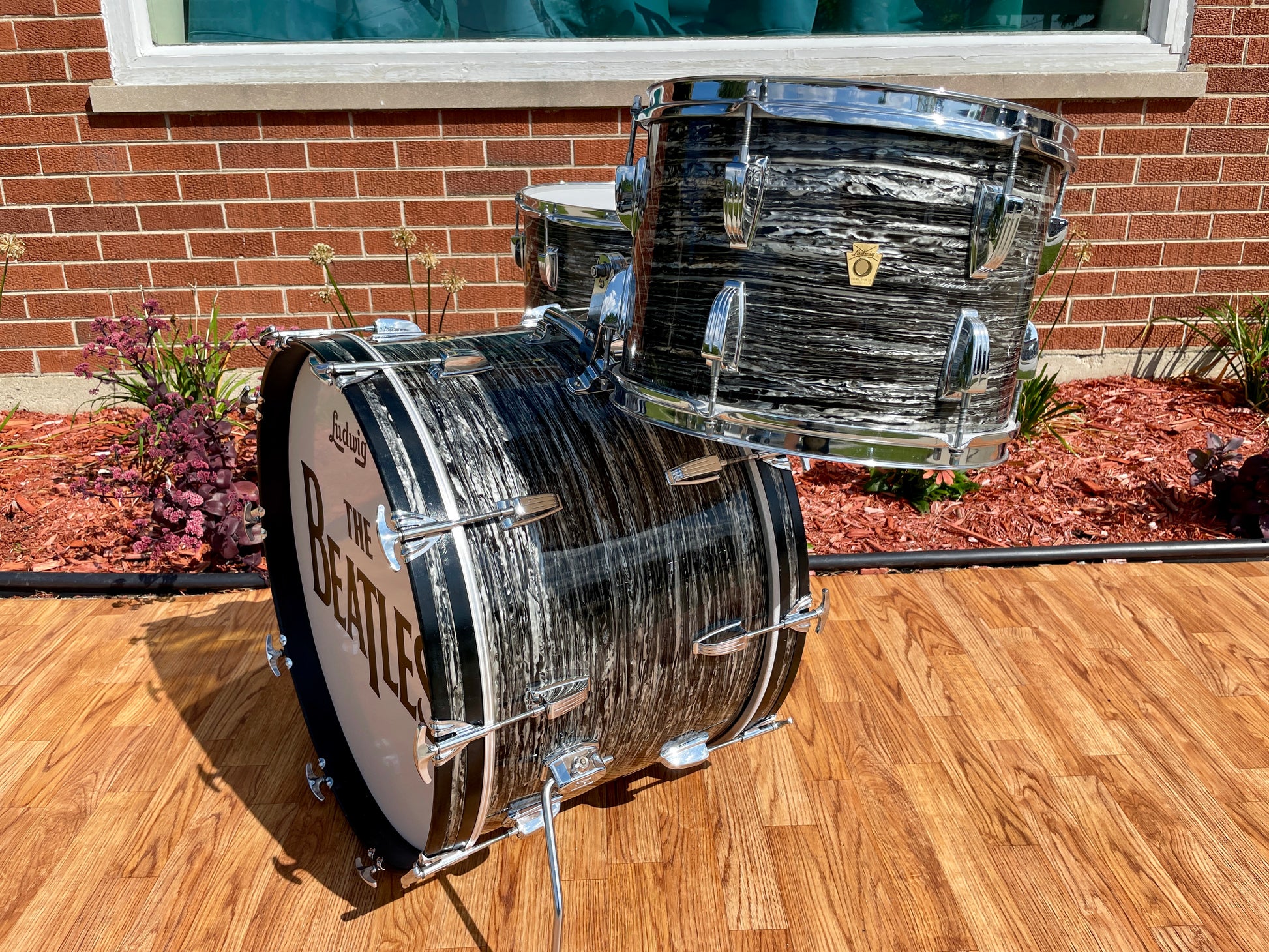 1960's Ludwig Black Oyster Pearl Piccolo Snare Drum