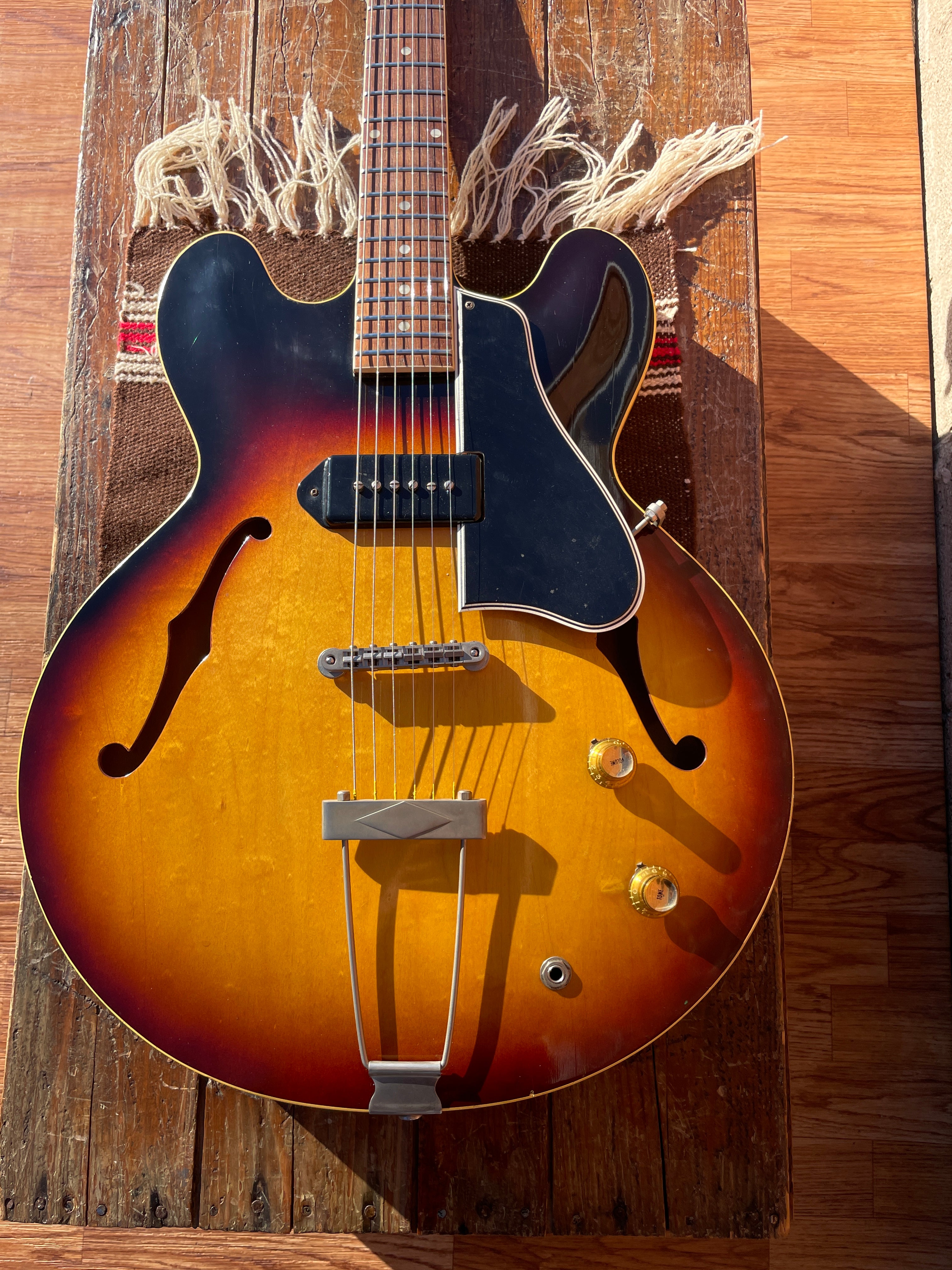 1962 Gibson ES-330T Hollowbody Electric Guitar Sunburst ES330