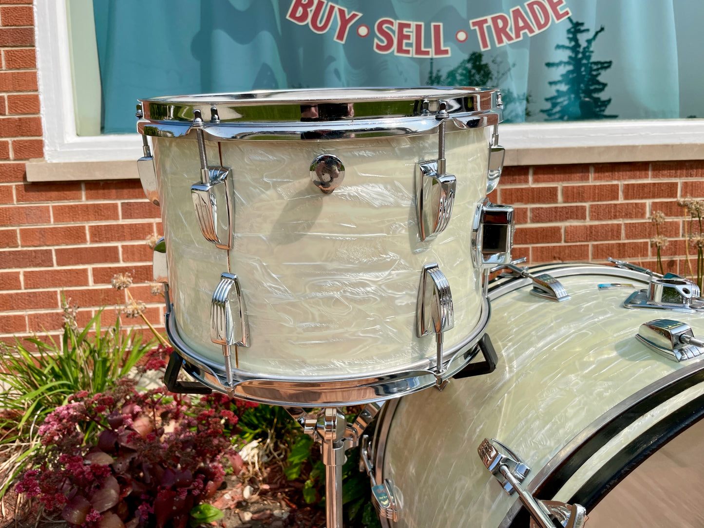 1970s Ludwig Super Classic Drum Set White Marine Pearl 22/13/16