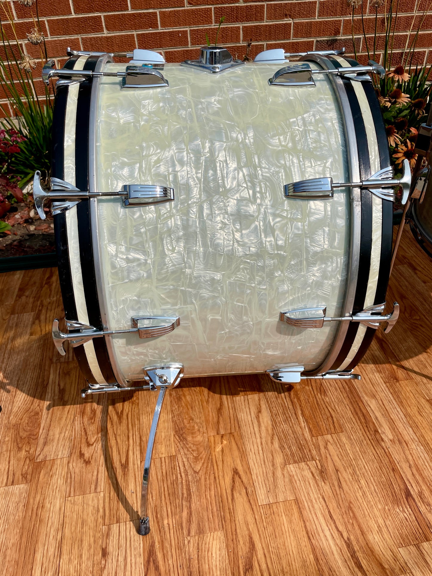 1970s Ludwig Super Classic Drum Set White Marine Pearl 22/13/16