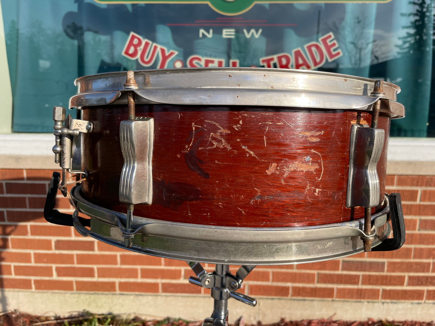 1958-59 Ludwig 5.5x14 Pioneer Transition (Trans) Badge Snare Drum Mahogany