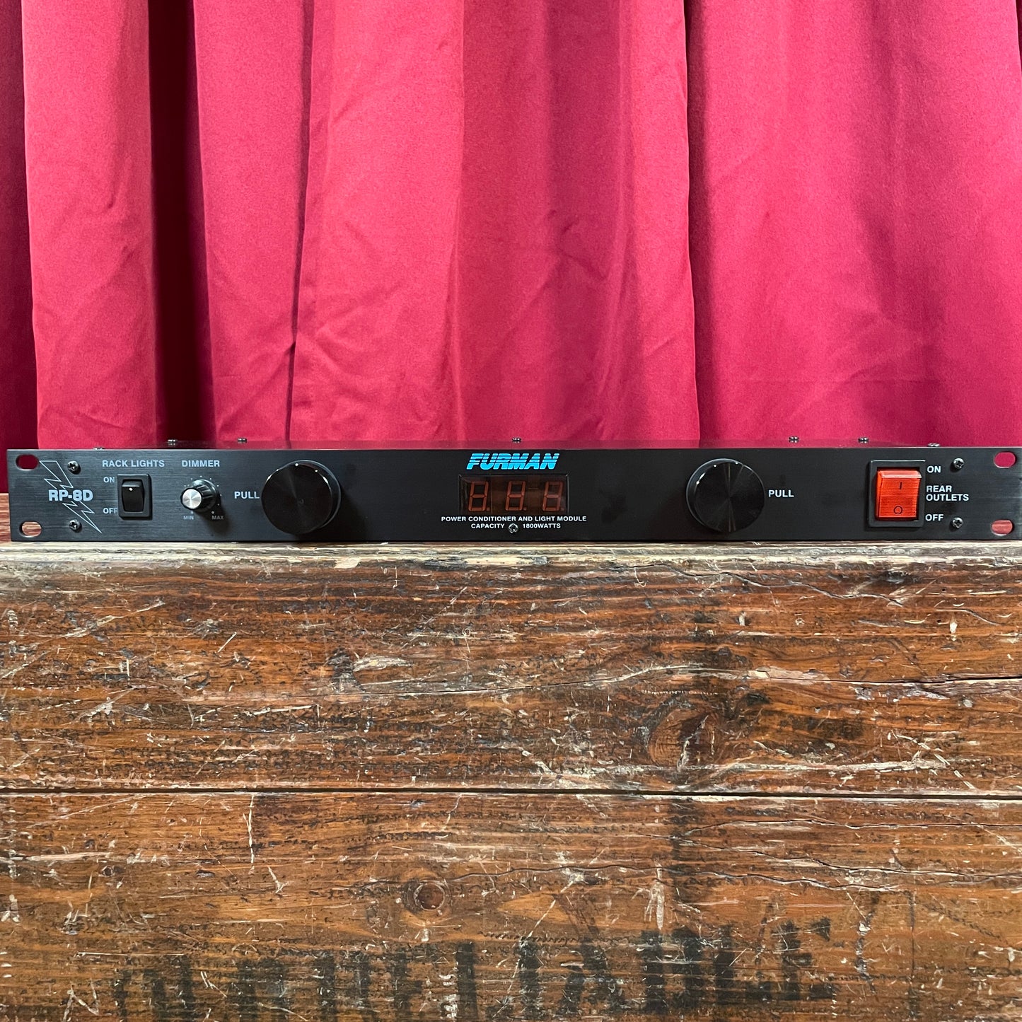 Furman RP-8D Rack Power Conditioner and Light Module with Meter