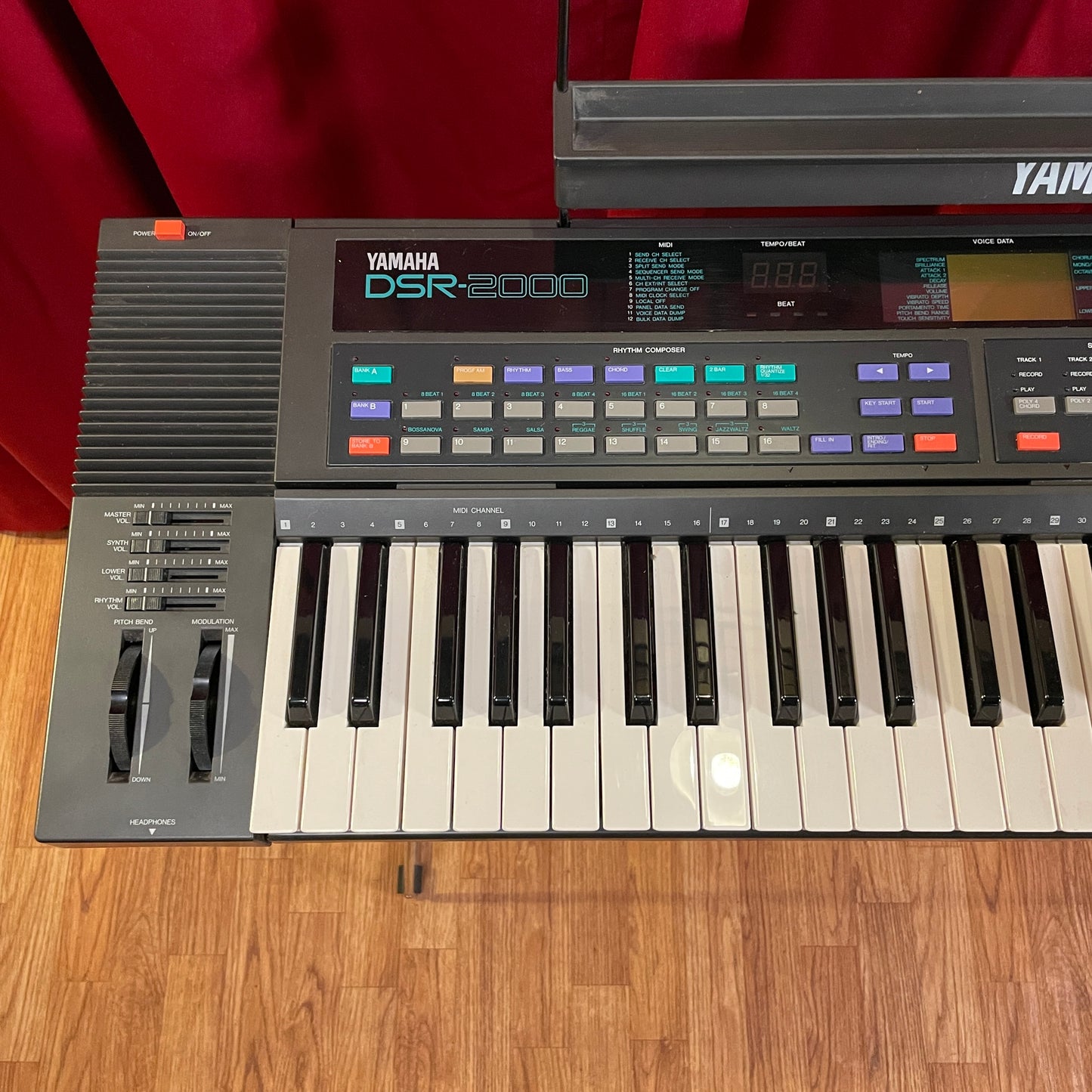 Yamaha DSR-2000 FM Synthesizer Keyboard w/ Original Stand