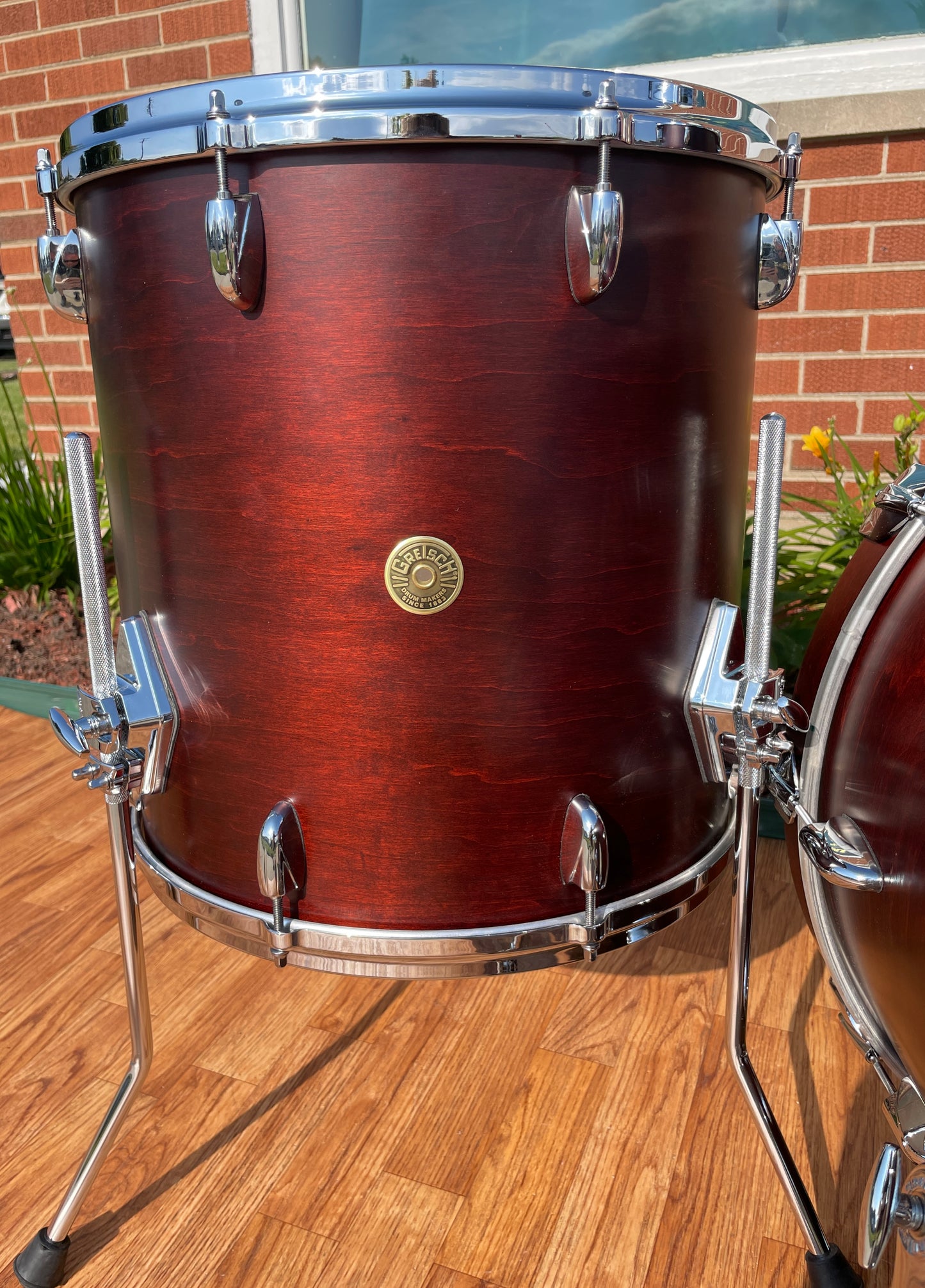 Gretsch USA Custom Drum Set Satin Walnut 22/13/16