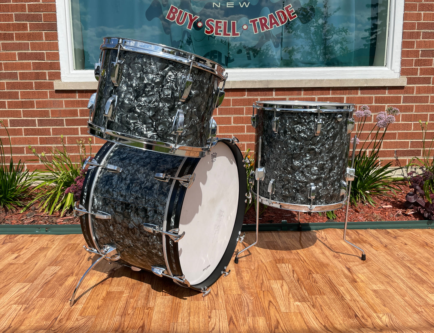 1970 Ludwig Super Classic Drum Set Black Diamond Pearl 22/13/16