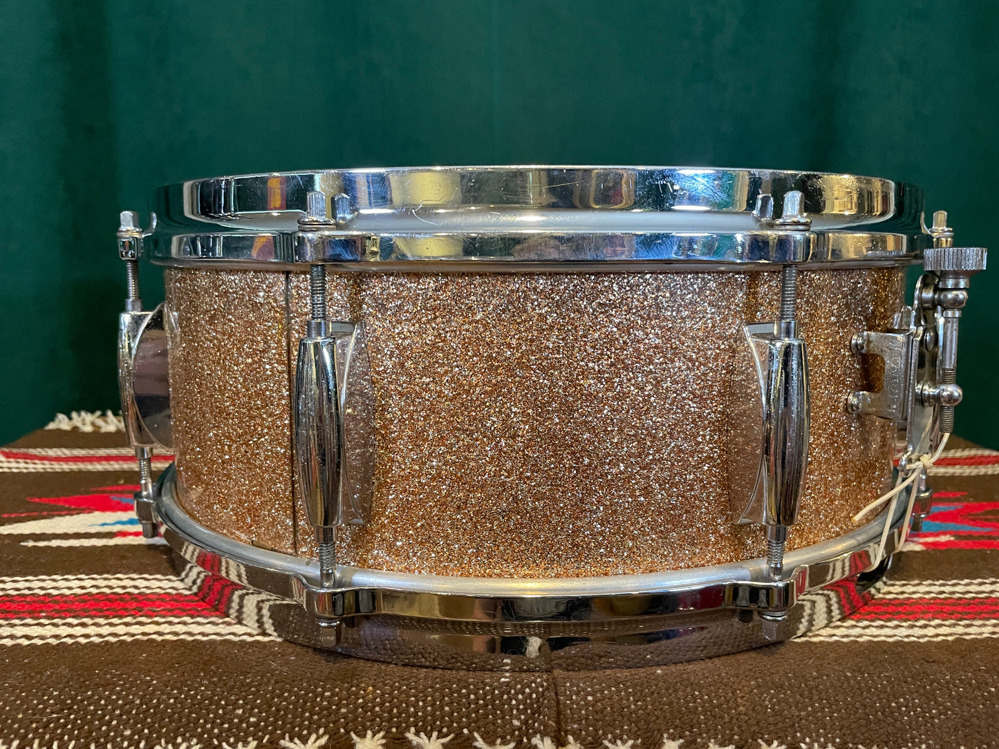 1962 Gretsch 5.5x14 No. 4157 Name Band Snare Drum Champagne Sparkle Round Badge