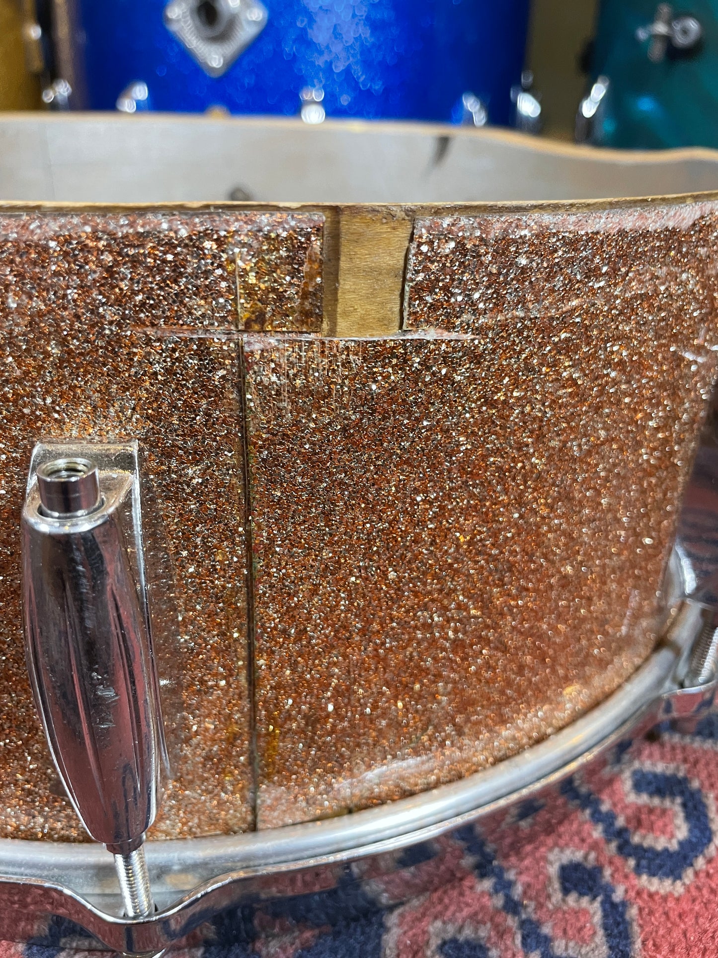 1962 Gretsch 5.5x14 No. 4157 Name Band Snare Drum Champagne Sparkle Round Badge