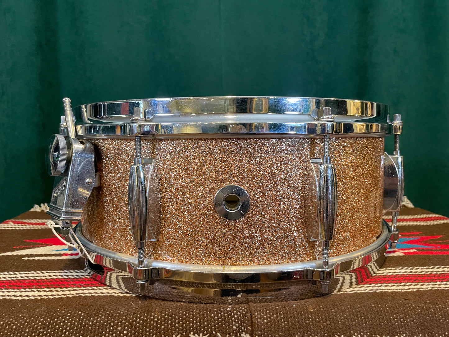 1962 Gretsch 5.5x14 No. 4157 Name Band Snare Drum Champagne Sparkle Round Badge