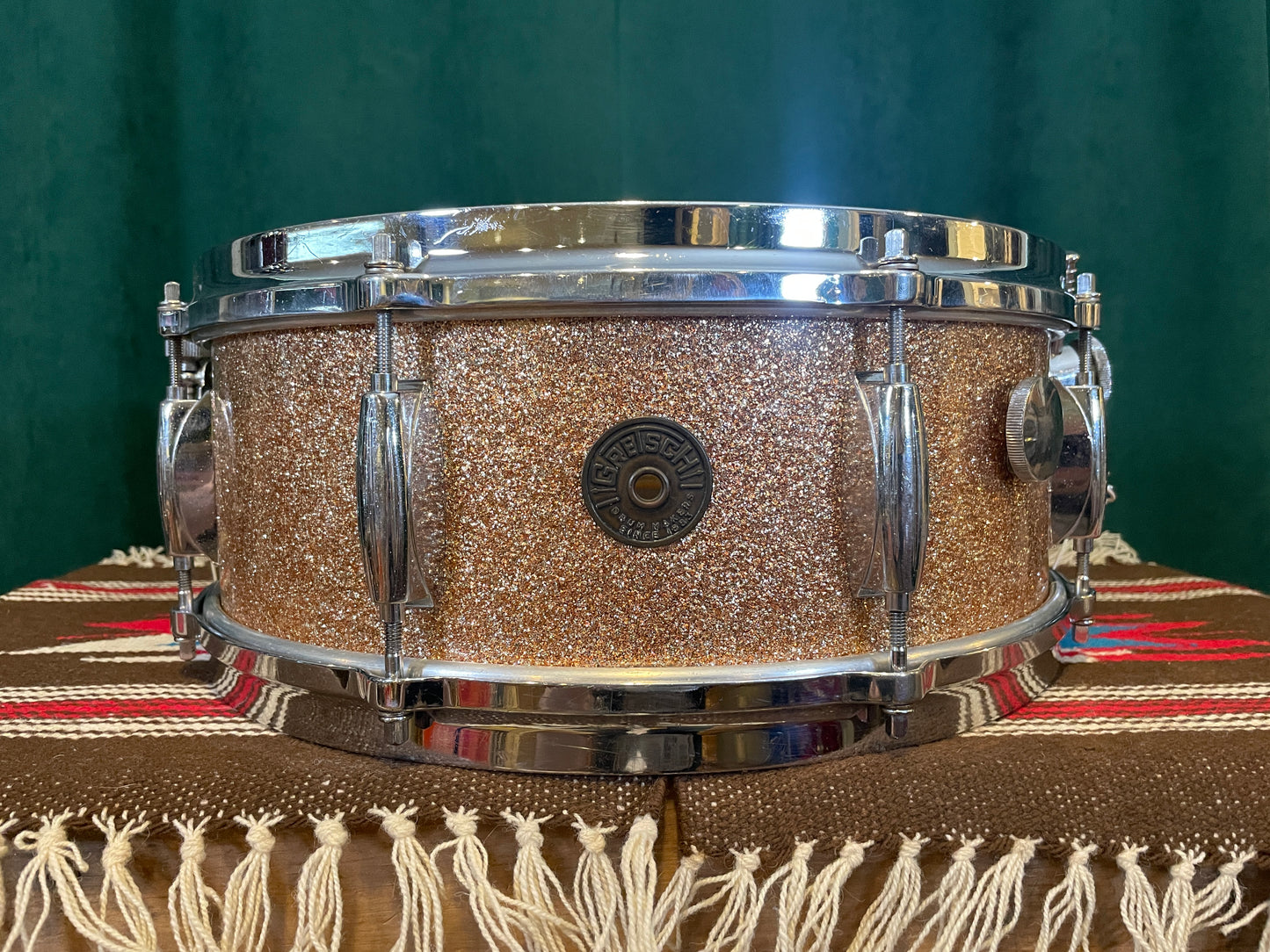 1962 Gretsch 5.5x14 No. 4157 Name Band Snare Drum Champagne Sparkle Round Badge