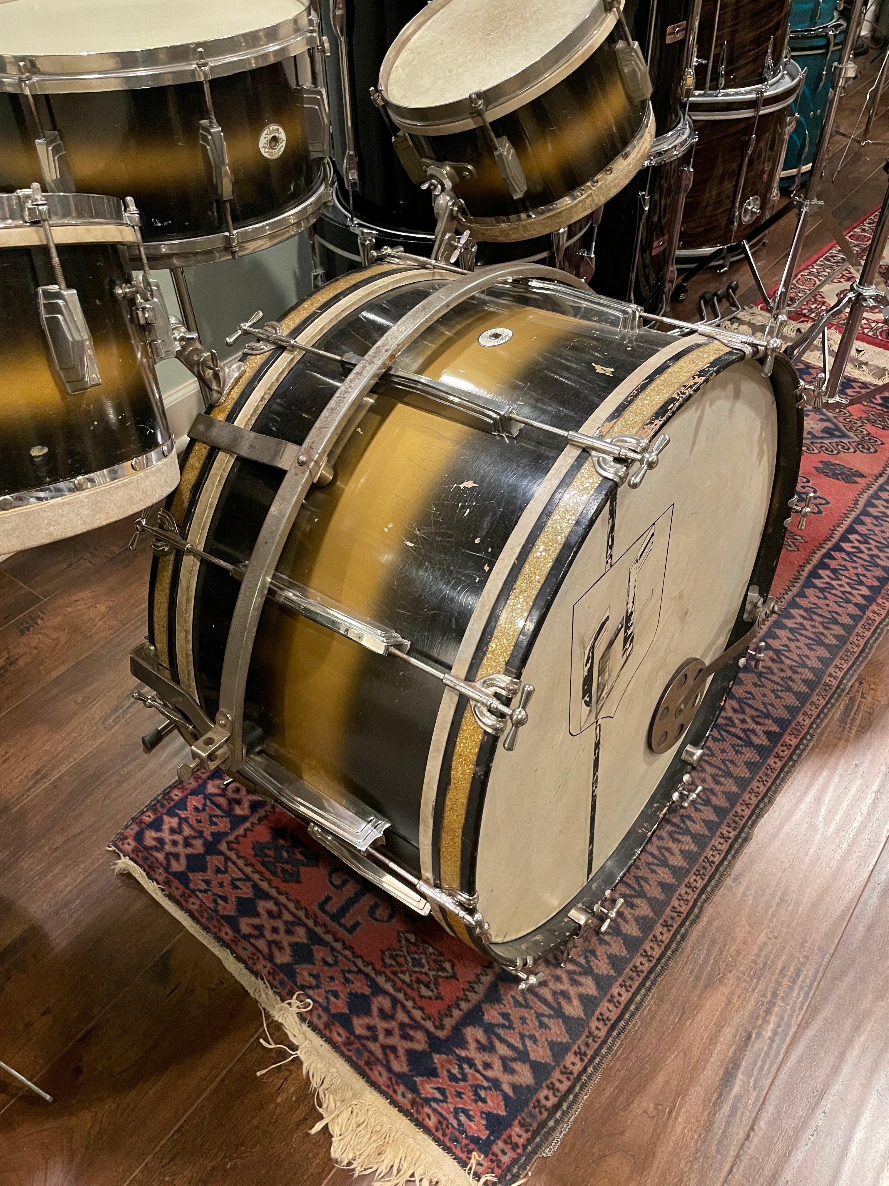 Set Drum Pra-Perang Sensasi Ayunan LudwigSet Drum Pra-Perang Sensasi Ayunan Ludwig  