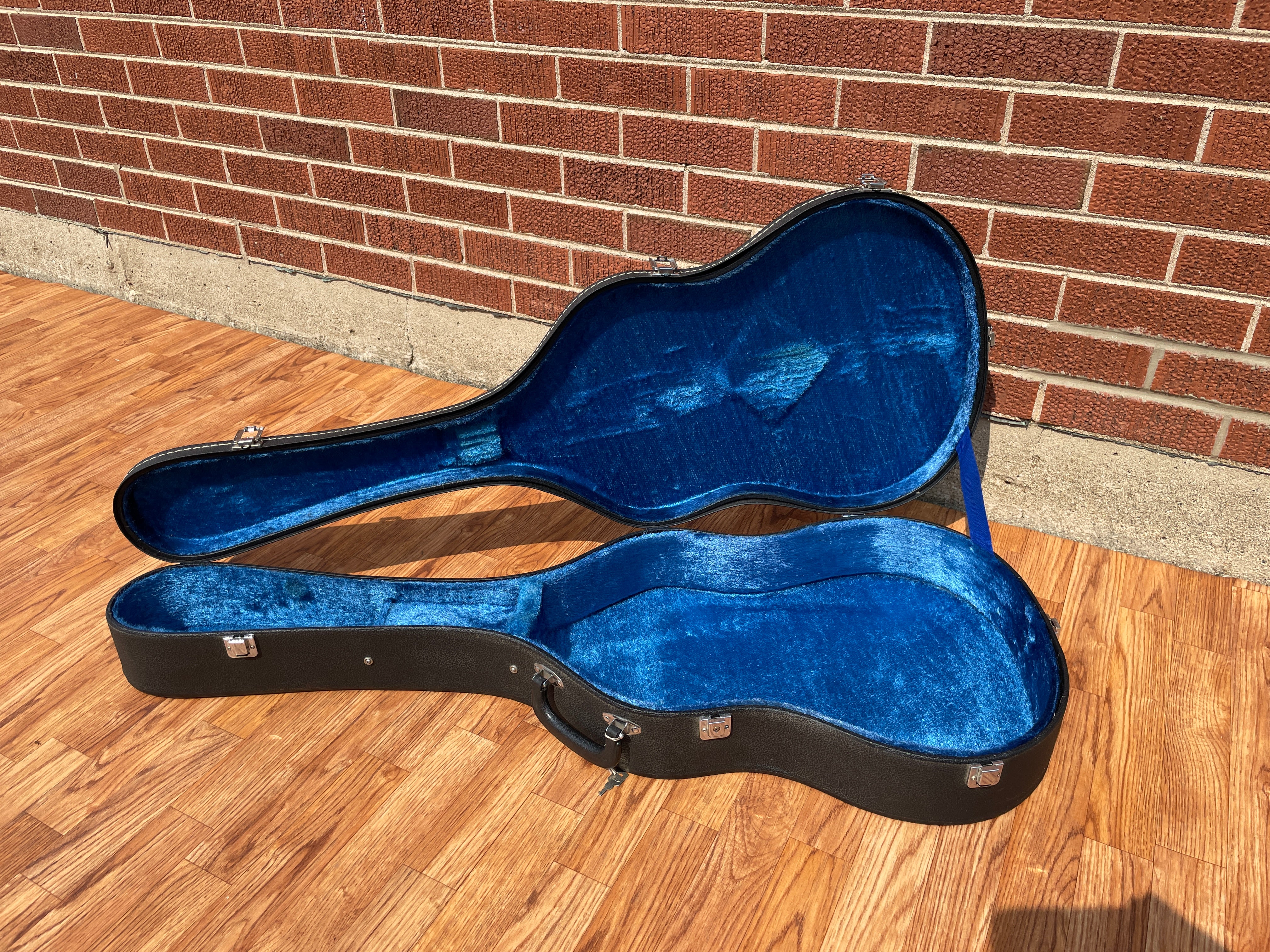 1960s Vintage Blue Liner Classical Guitar Case – Drugan's Drums