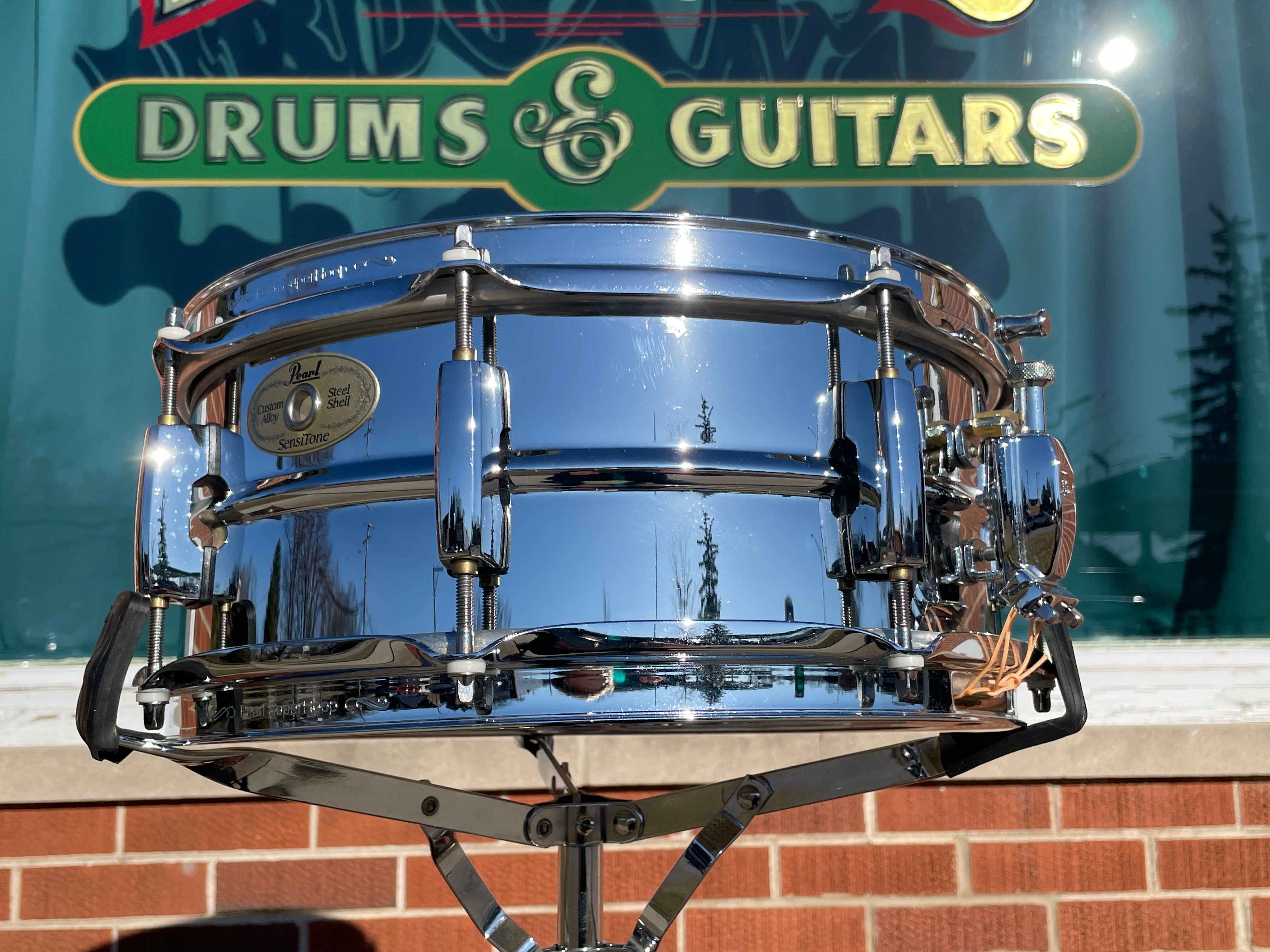 Pearl Sensitone 5.5x13 Snare Drum Chrome Over Steel – Drugan's