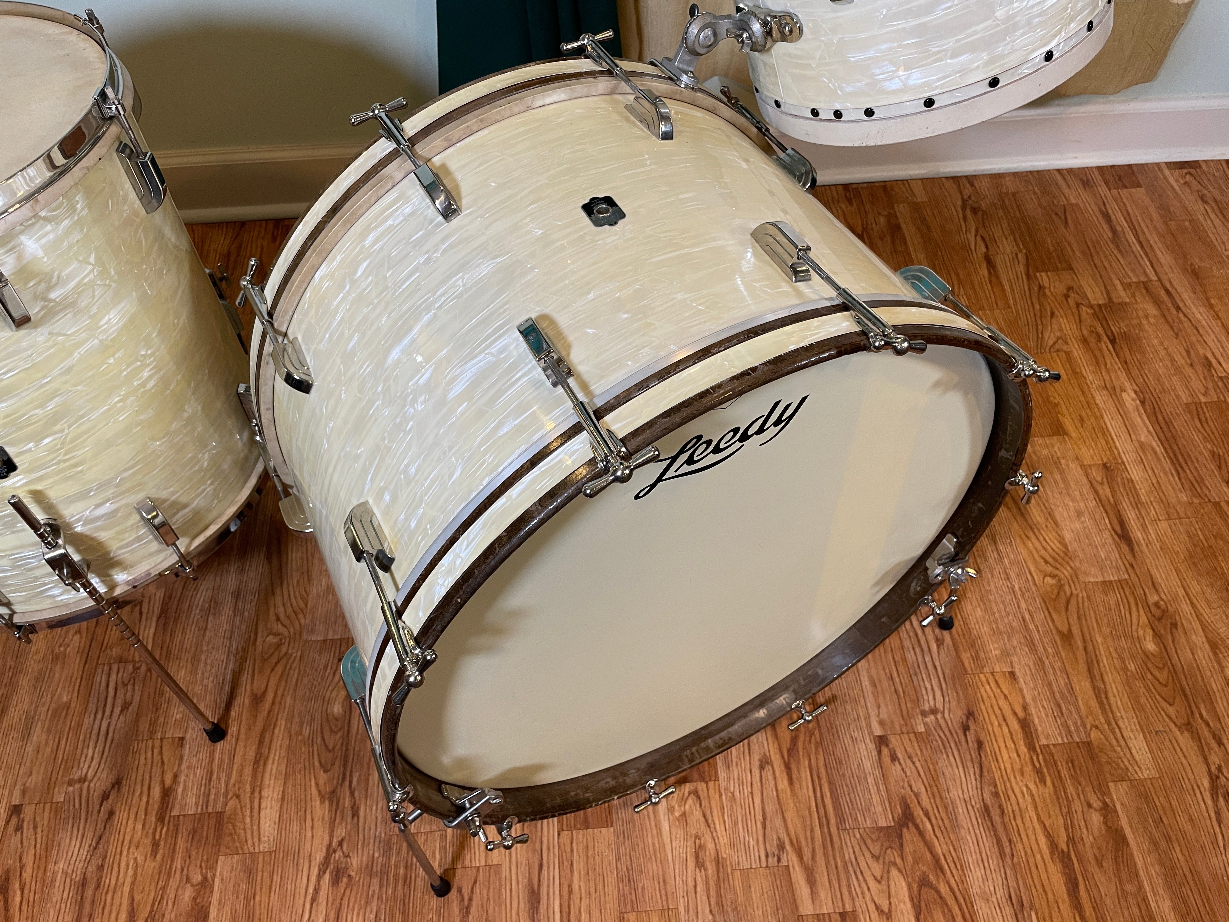 1940 Leedy Drum Set White Marine Pearl1940 Leedy Drum Set White Marine Pearl  