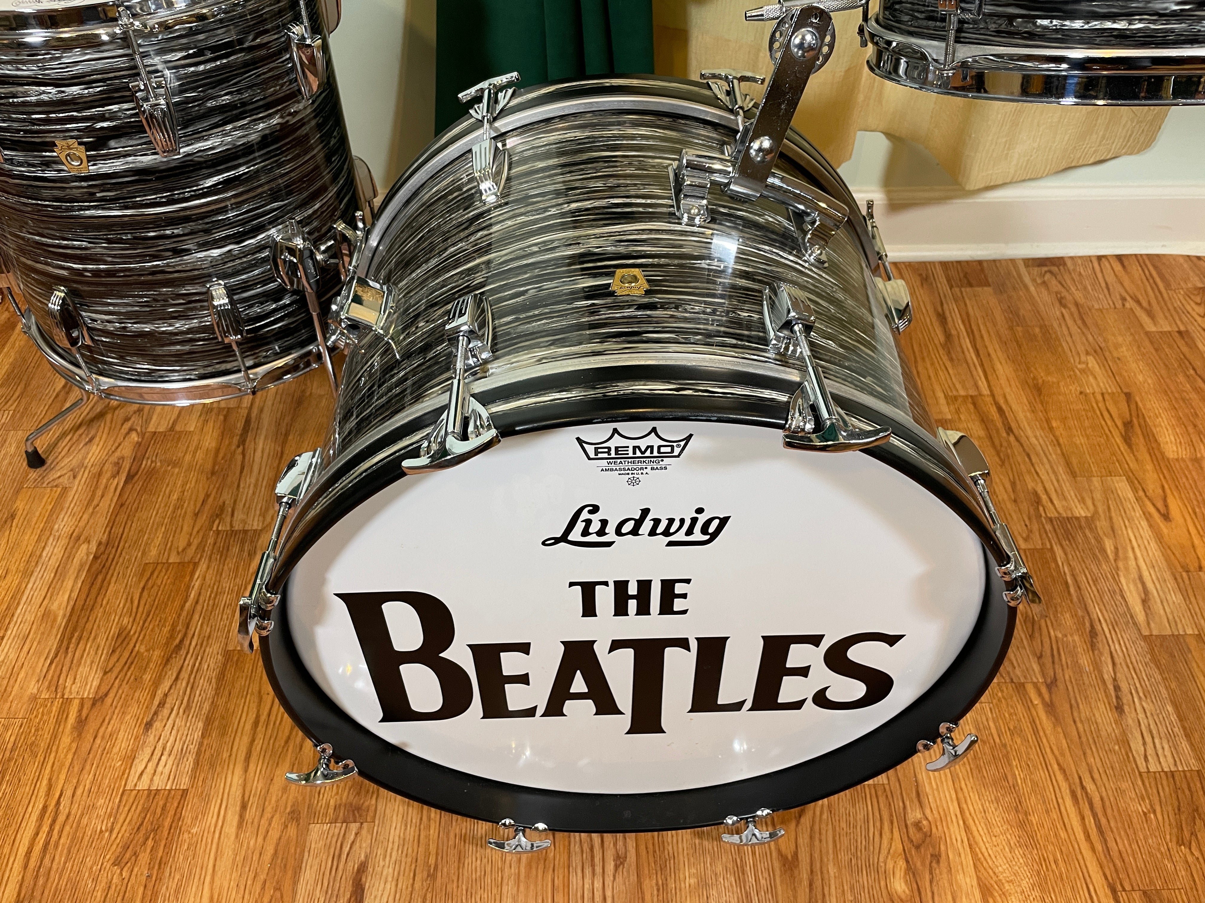 1966 Ludwig Down Beat būgnų rinkinys Oyster1966 Ludwig Down Beat būgnų rinkinys Oyster  