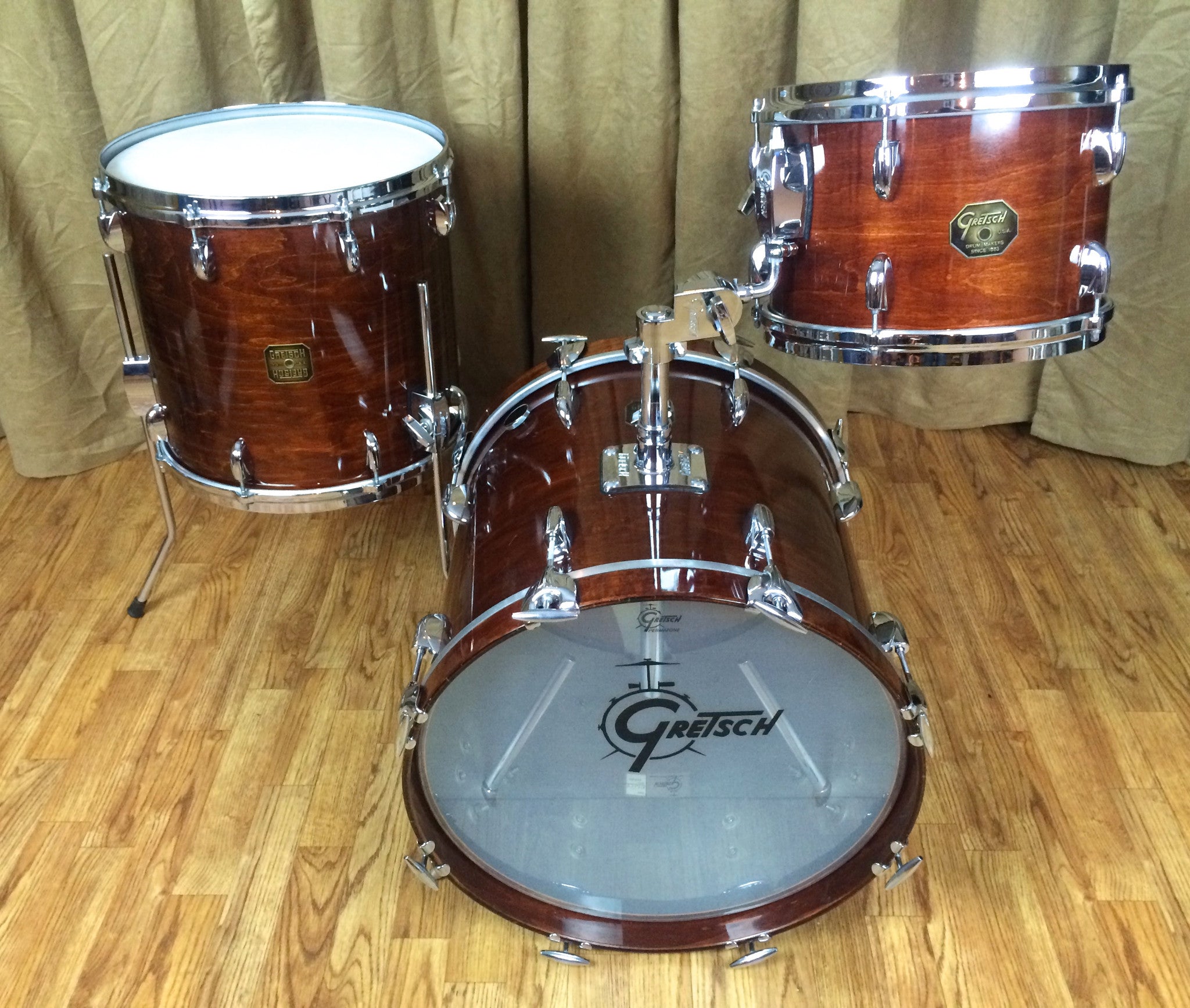 Wspaniały zestaw Gretsch Bop z 1980 r. z wWspaniały zestaw Gretsch Bop z 1980 r. z w  